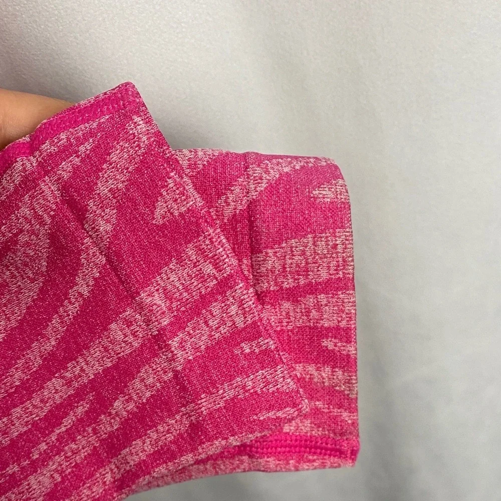 NVGTN Fuchsia Zebra Seamless Leggings - Size Small - Picture 10 of 13